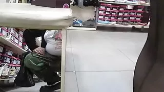 Накачаний телиць подрібнює піхву жінки українське порно безкоштовно