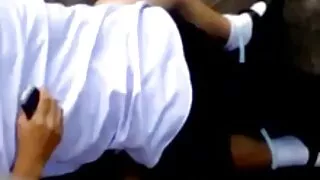 Дівчина дрочить в кріслі, догоджаючи себе порно безкоштовно дивитись з різними іграшками