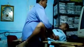 Довговолосий масаж вібратор подивитись порно безкоштовно пизда на дивані