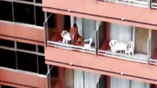 Молодий мачо ніжно має свою молоду сучку в дивитись порно онлайн безкоштовно анусі
