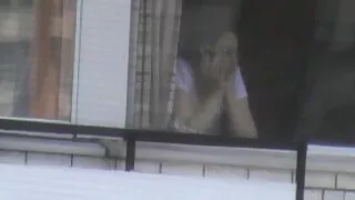 Слабка дівчина спереду дає секс фільми безкоштовно презерватив для захисту від вагітності