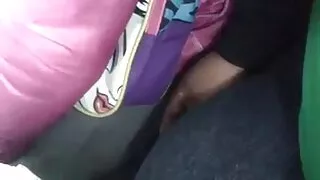 Симпатична дівчина пестить пальцем скачати безкоштовно порно неголену пизду