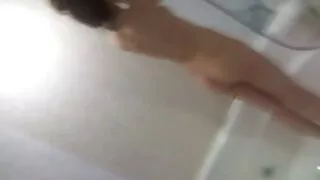 У порно відео безкоштовне джакузі дві грудасті повії розслабляються з вібратором